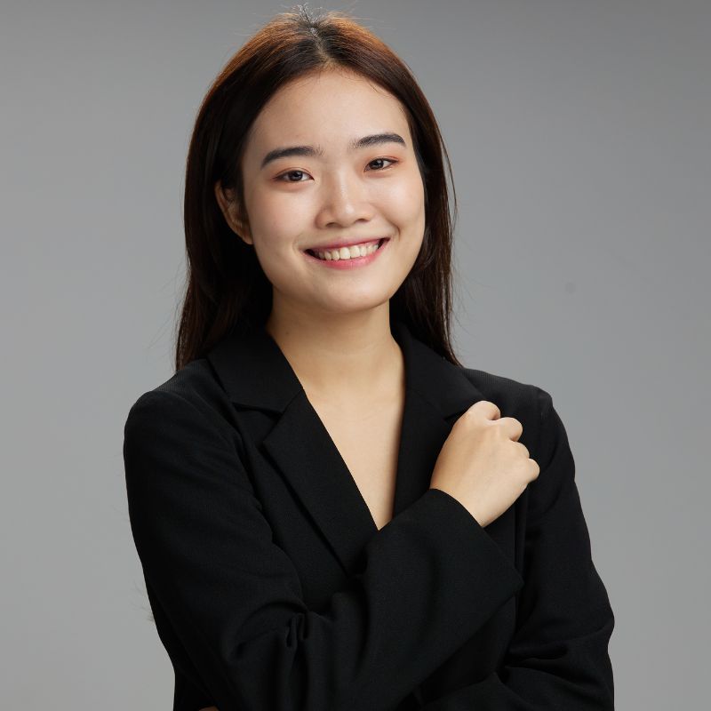 Cô Beverly Hoàng